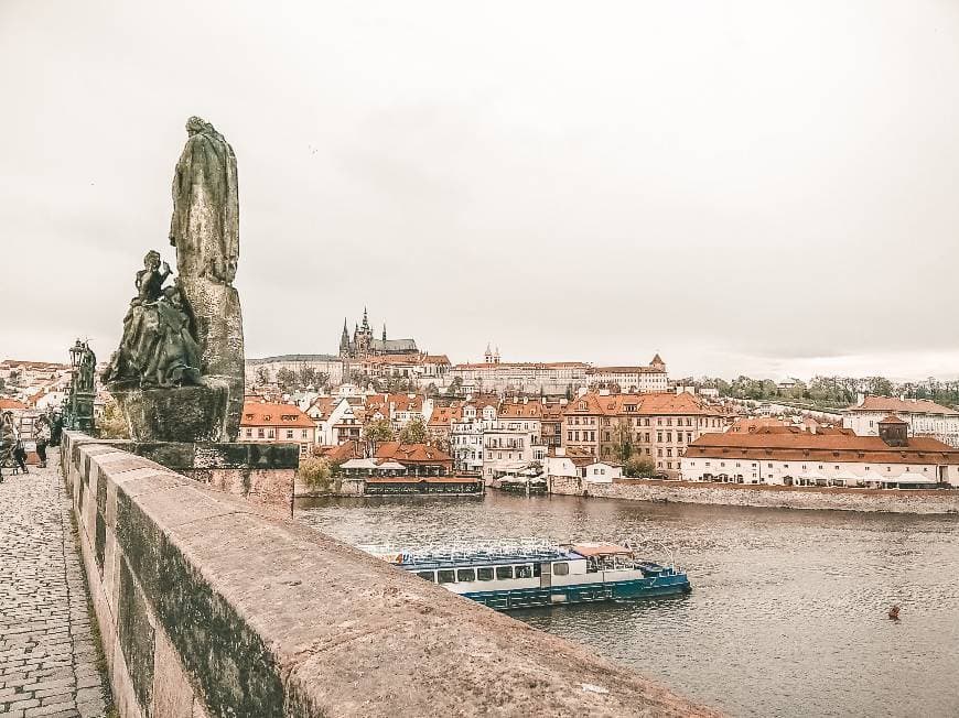 Place Charles Bridge