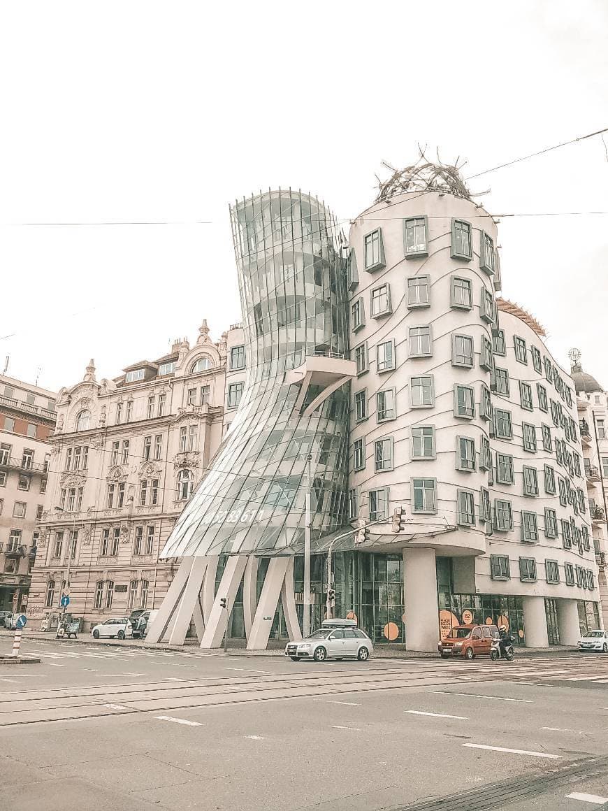 Lugar Dancing House