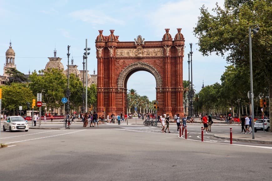 Fashion Arc de Triomf - Visit Barcelona