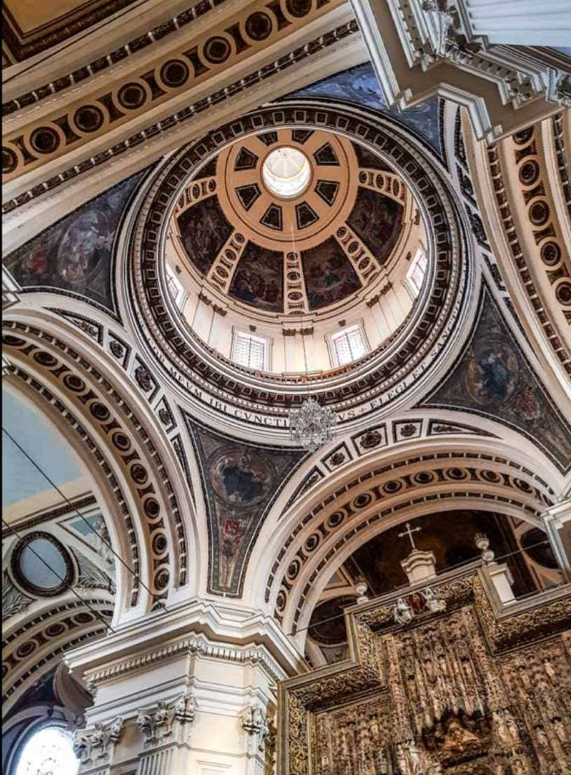 Place Basílica de Nuestra Señora del Pilar