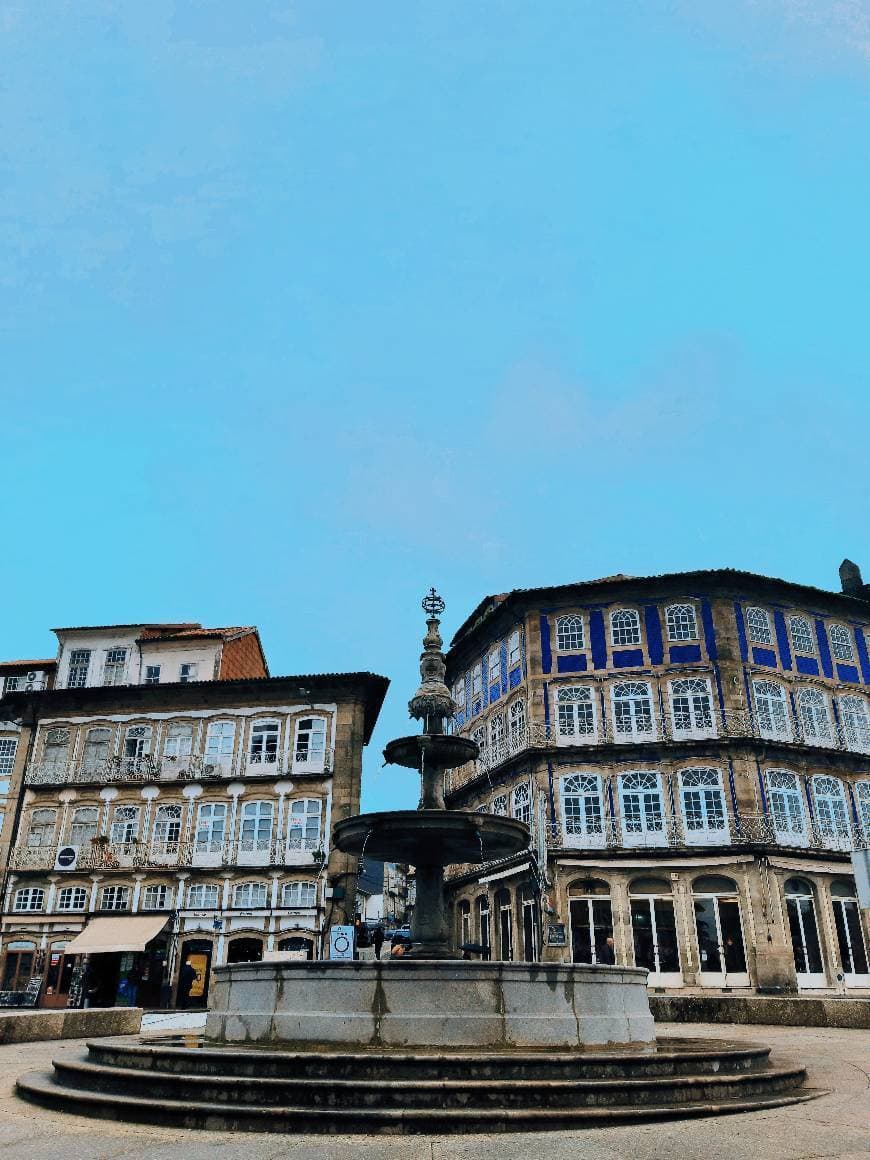 Place Largo do Toural