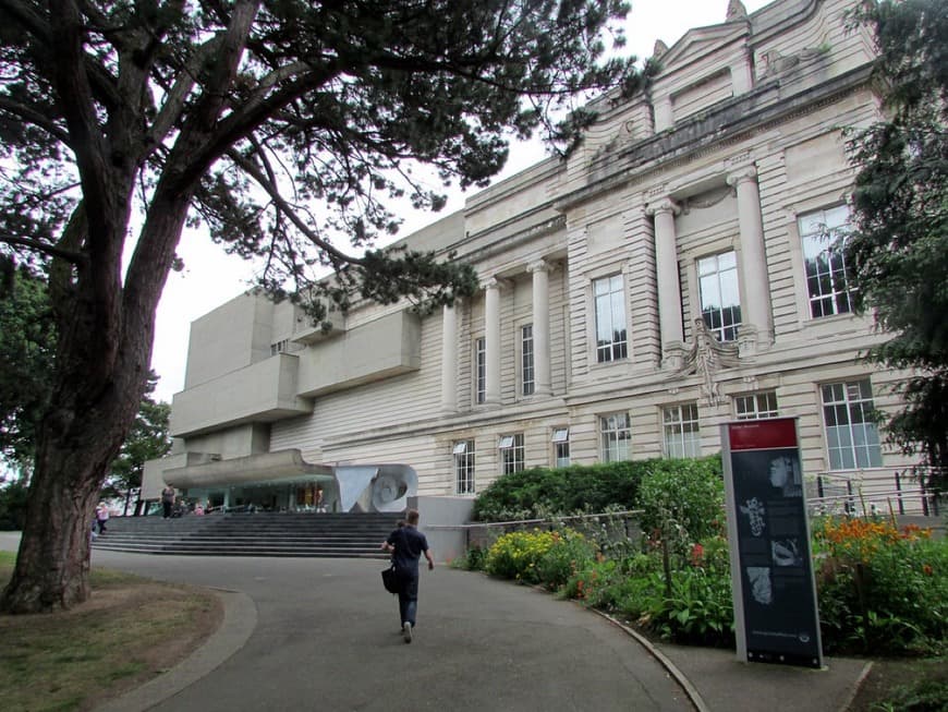 Place Ulster Museum