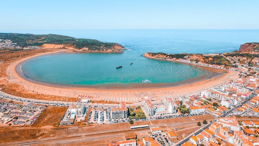 Place Praia de São Martinho do Porto