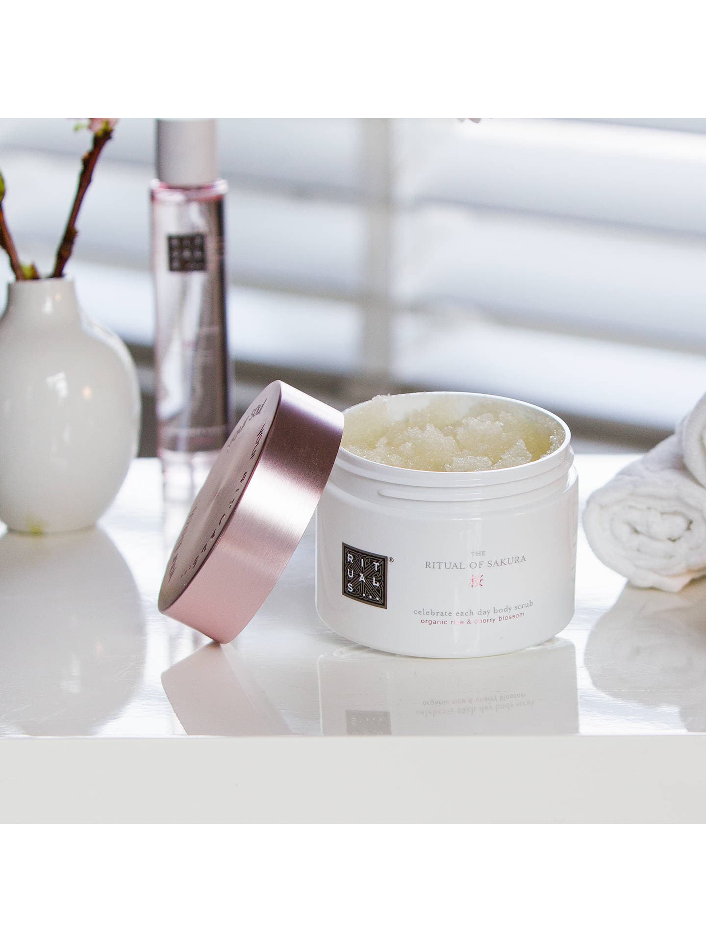 Fashion Rituals THE RITUAL OF SAKURA Body Scrub

