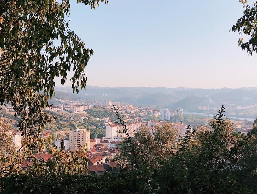 Lugar Miradouro Penedo da Saudade