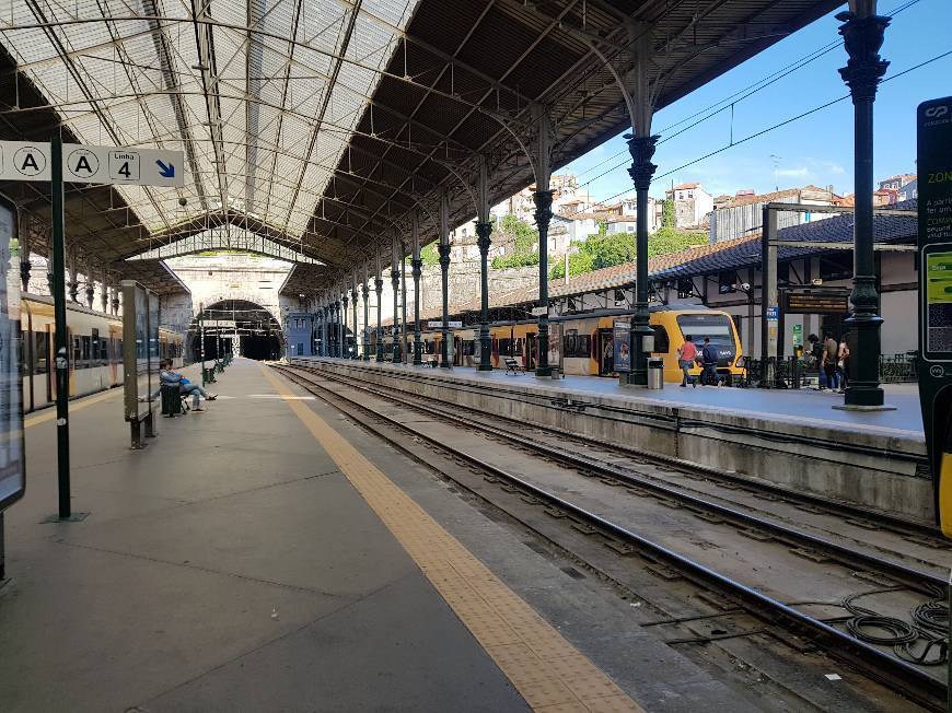 Place São Bento station