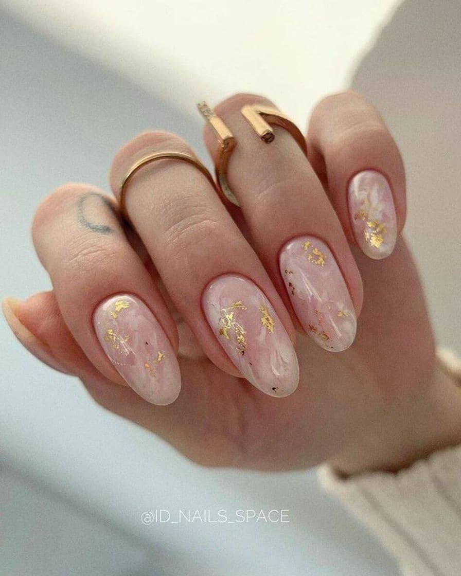 Moda Nails 