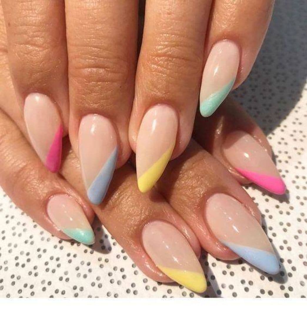 Moda Nails 