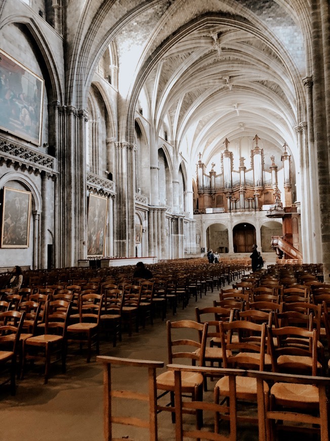 Place Bordeaux Cathedral