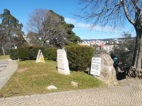 Place Miradouro do Penedo da Saudade