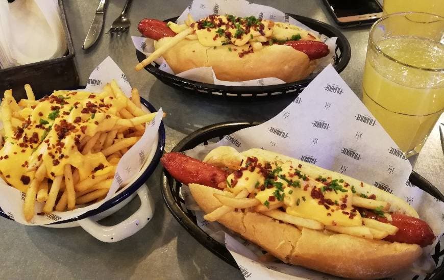 Restaurantes Frankie Hot Dogs