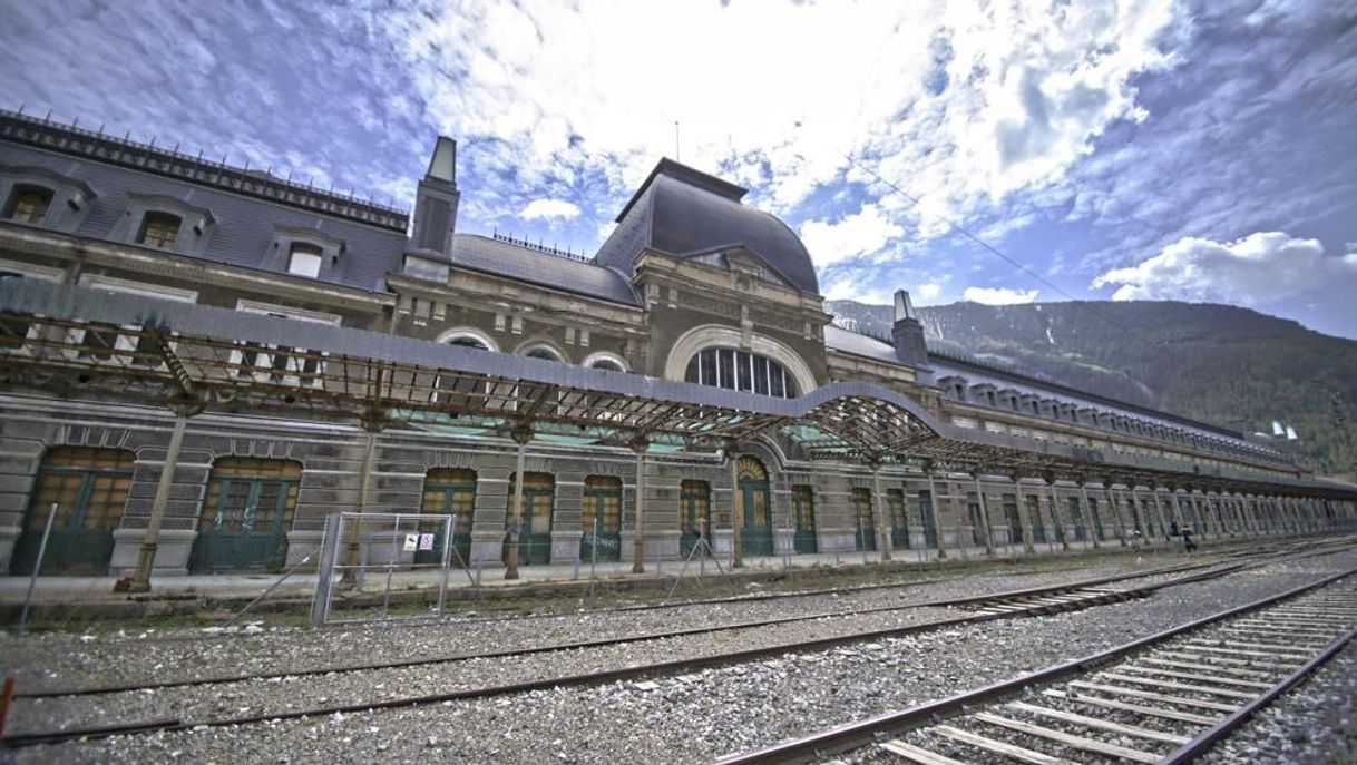 Place Canfranc-Estación