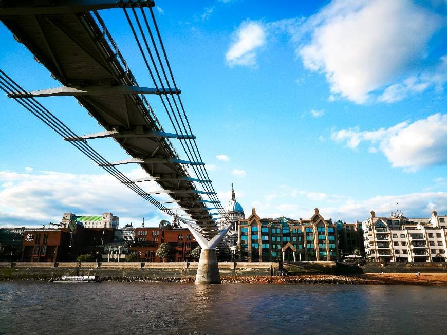 Lugar Millennium Bridge