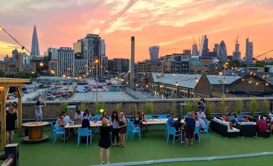 Lugar Skylight - Rooftop Bar