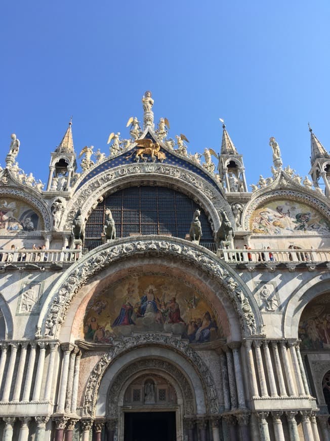 Place Basílica de San Marcos