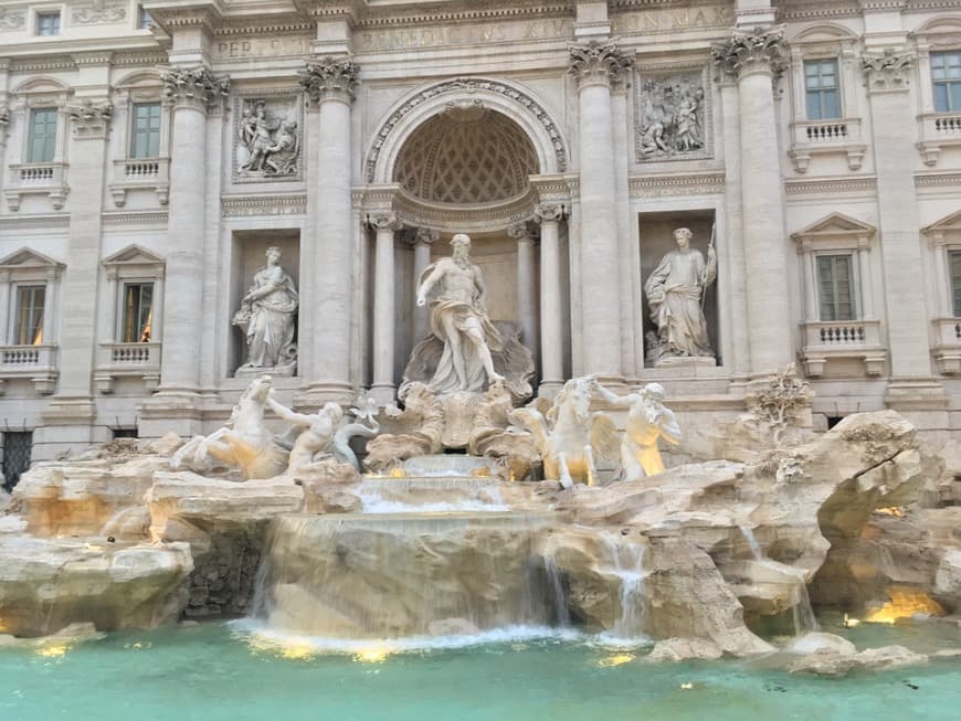 Place Fontana di Trevi