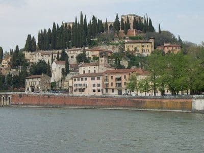 Place Castel San Pietro