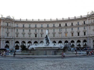 Place Piazza della Repubblica