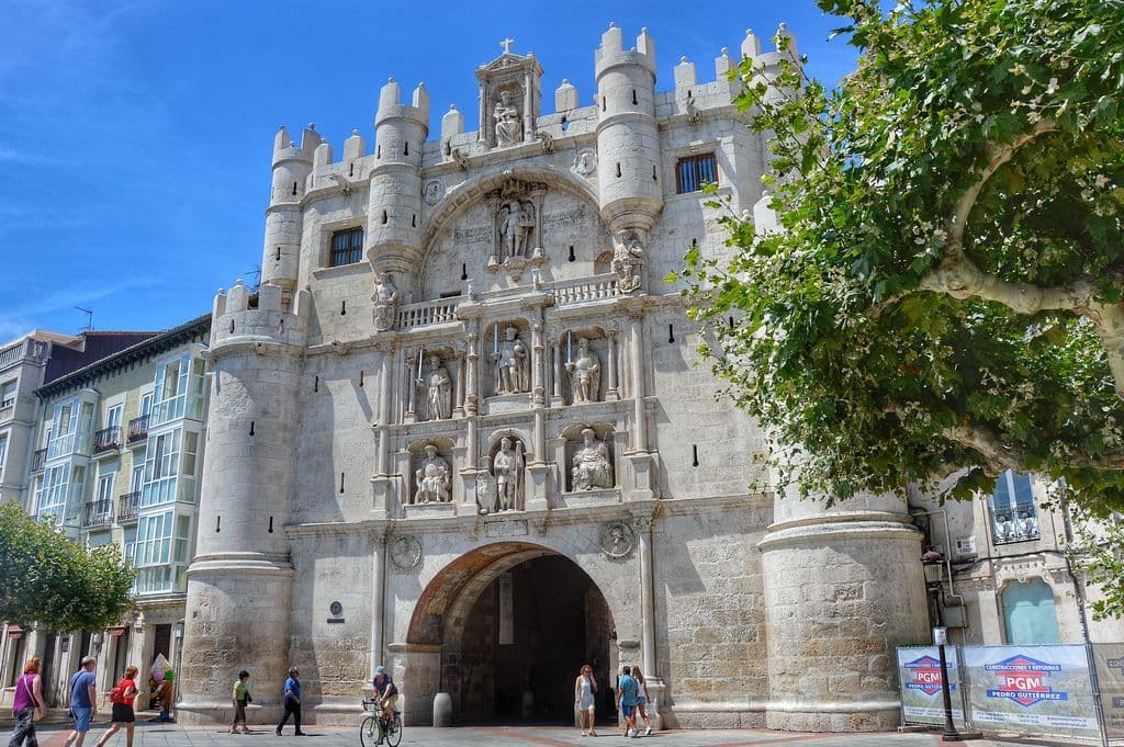 Place Arco de Santa María