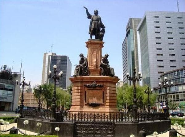 Place Monumento a Colón