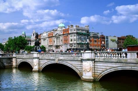 Place O'Connell Bridge