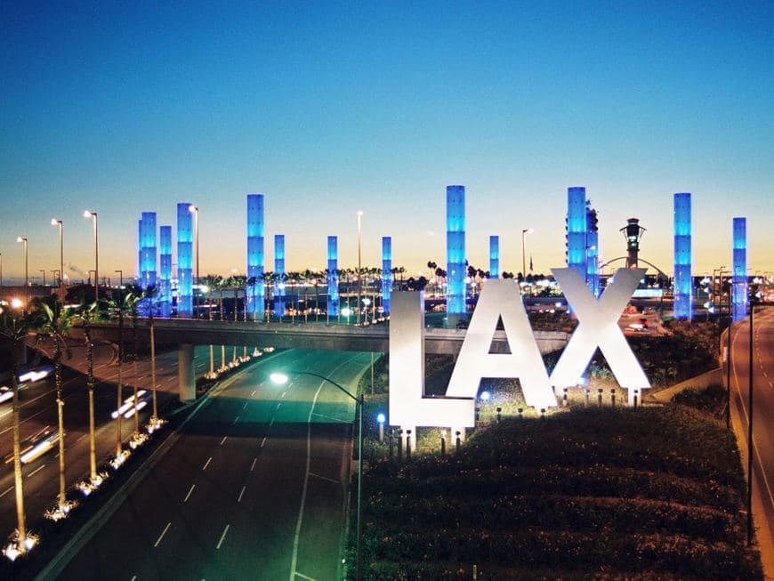 Lugar Aeropuerto Internacional de Los Ángeles (LAX)