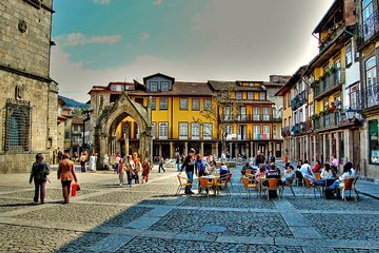 Place Largo da Oliveira