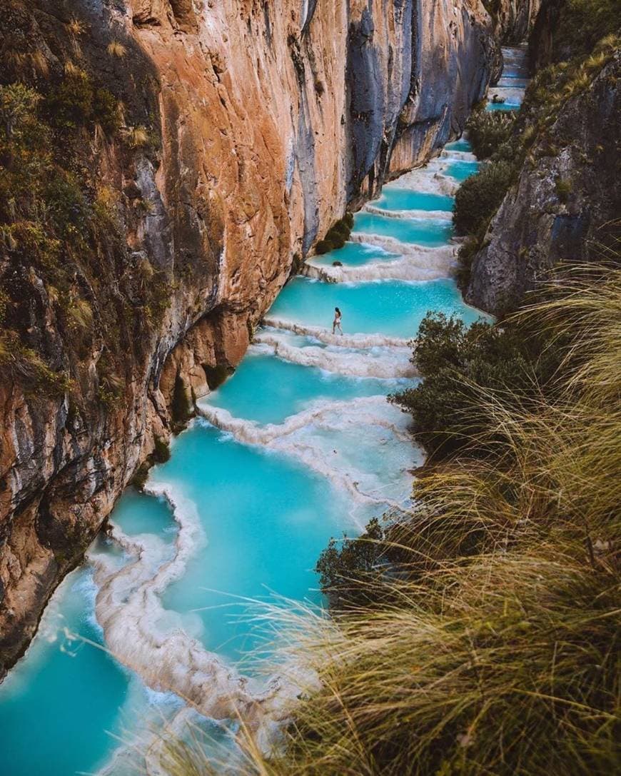 Lugar Millpu aguas turquesas de Ayacucho-Perú