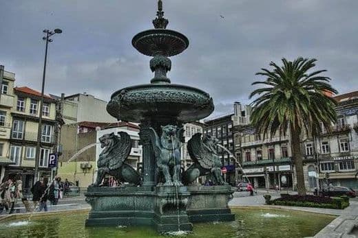 Place PRAÇA DOS LEÕES - PORTO 