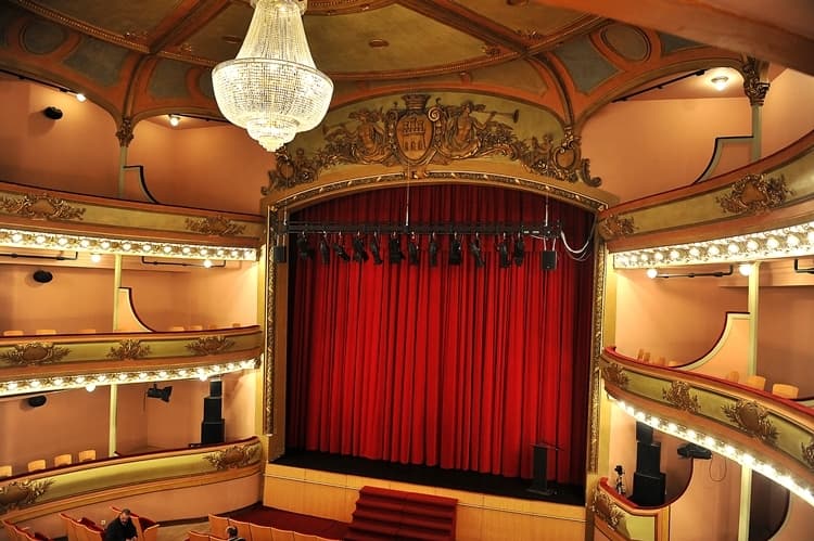 Place Teatro Ribeiro Conceição