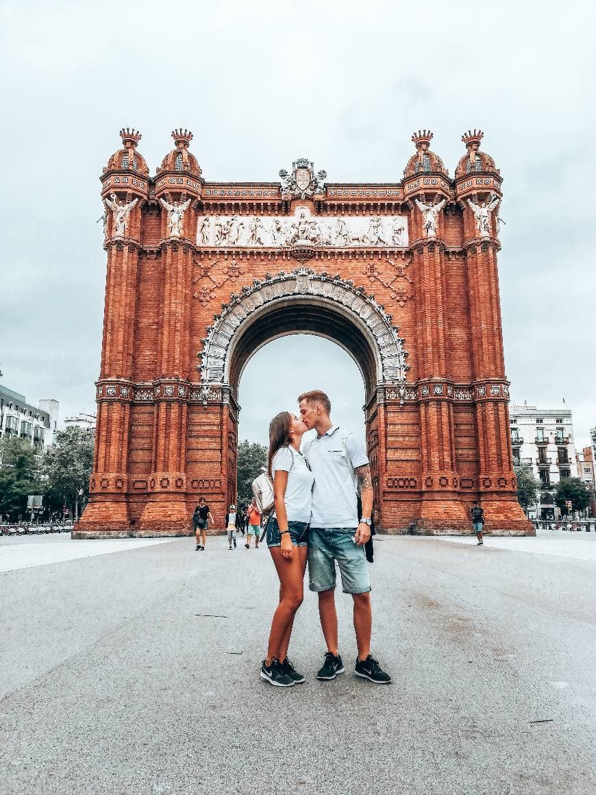 Place Arc de Triomf