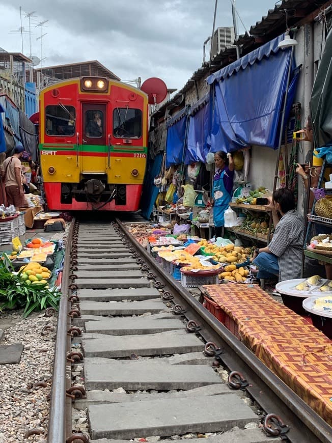 Place Oldskul Night Train Market