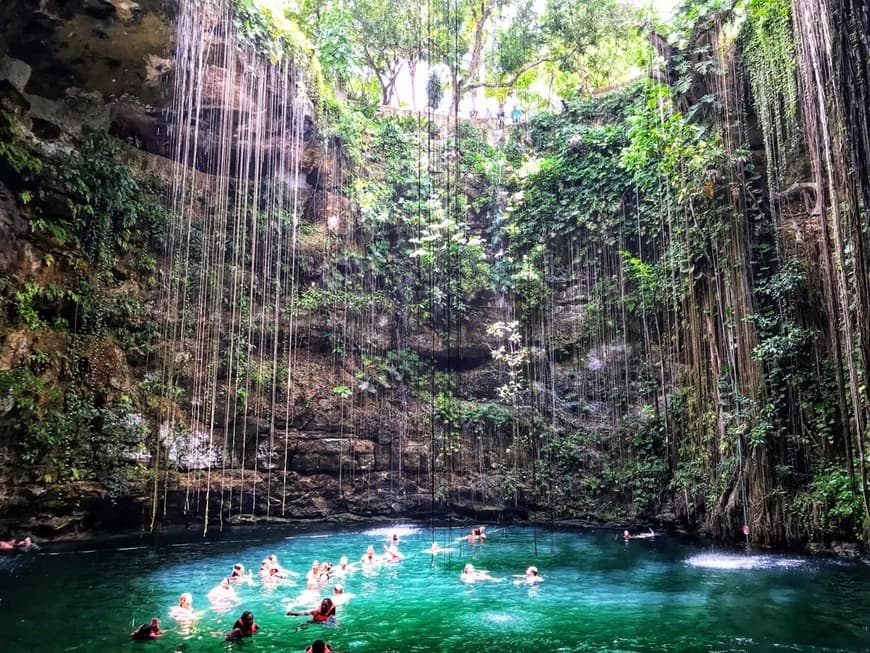 Place Cenote Ik-Kil