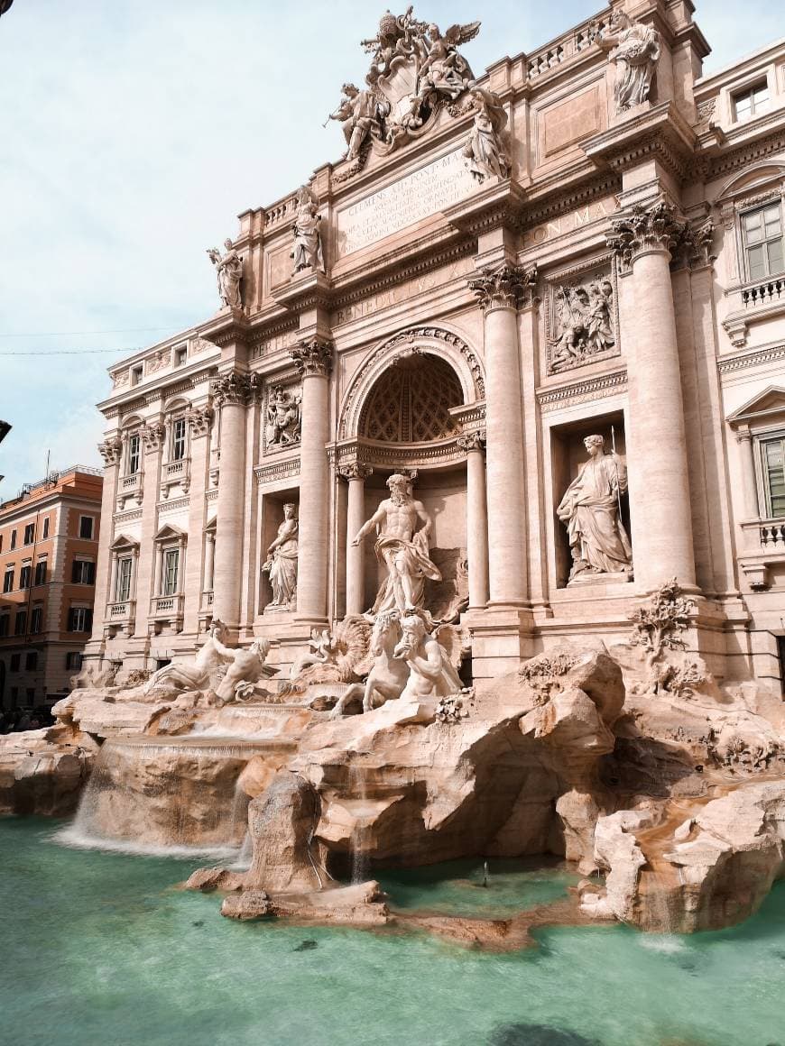 Place Fontana di Trevi