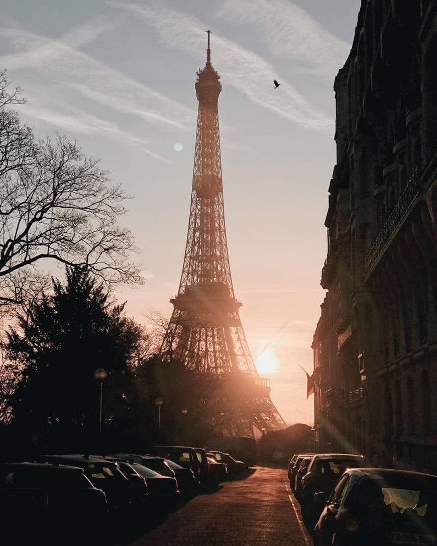 Place Torre Eiffel