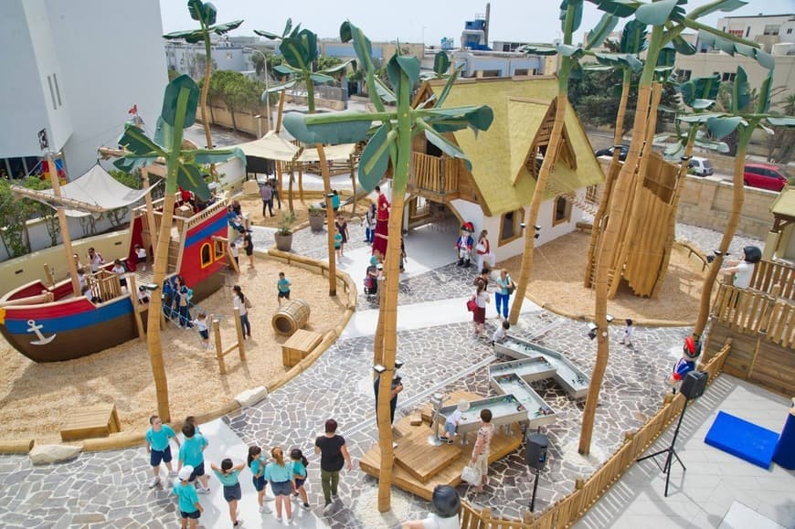 Place PLAYMOBIL®-FunPark