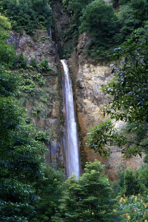 Place Cascata da Ribeira Quente