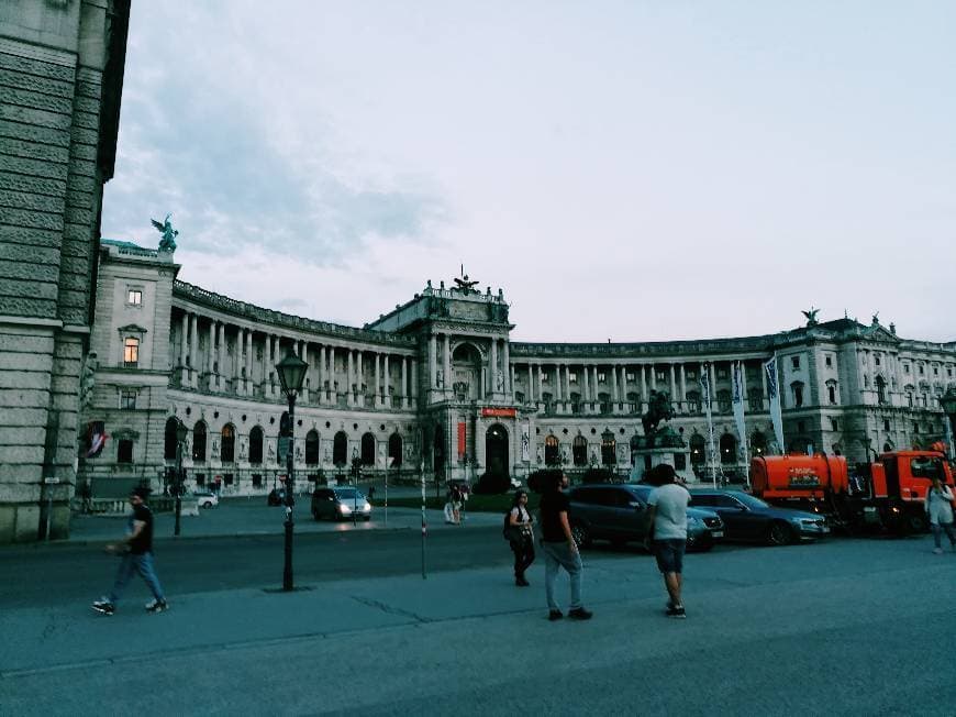 Restaurants Biblioteca Moderna. Biblioteca Nacional de Austria