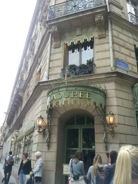 Restaurants Ladurée Paris Champs Elysées