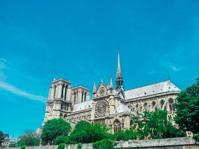 Place Notre Dame