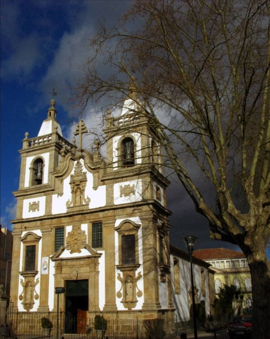 Place Igreja de S.Pedro