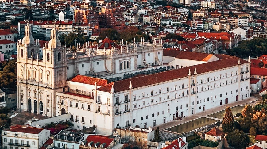 Lugar Church of São Vicente of Fora