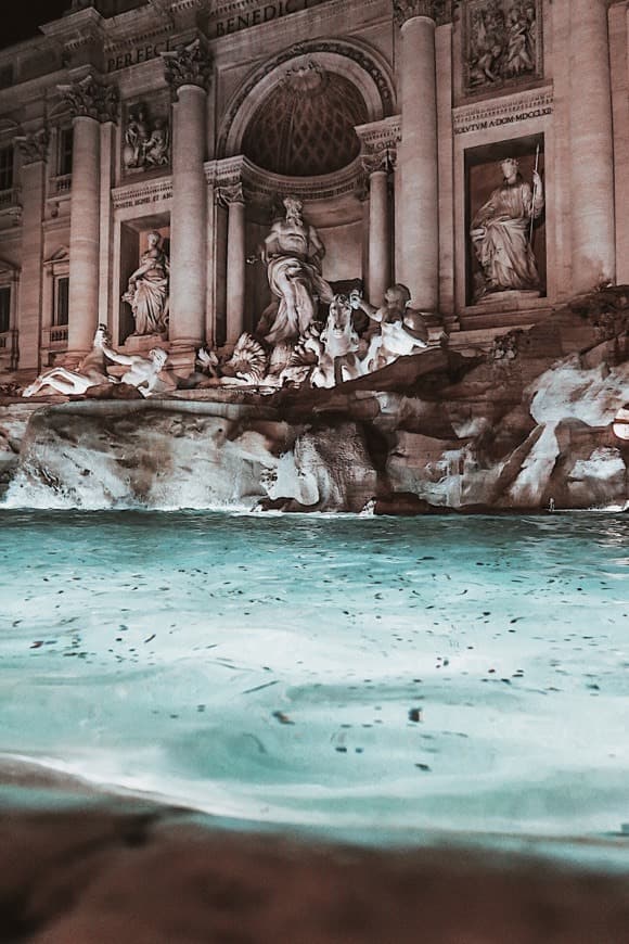 Lugar Fontana di Trevi