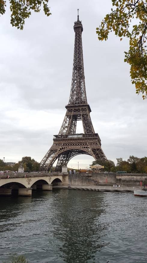 Place Torre Eiffel