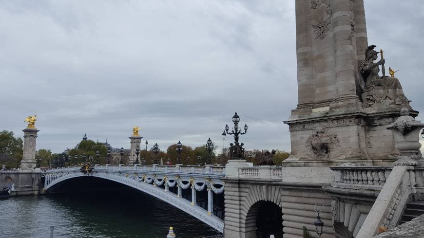 Place Pont Alexandre III