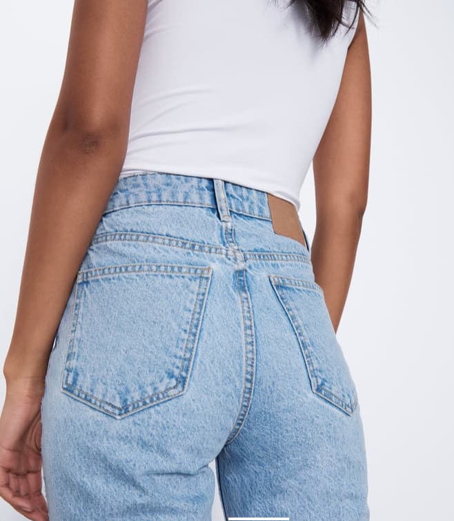 Product MOM FIT jeans 👀