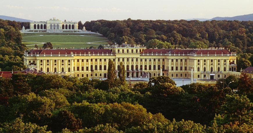 Place Schönbrunn Palace