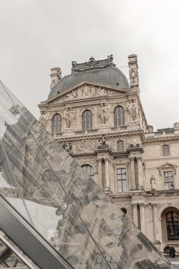 Place Museo del Louvre