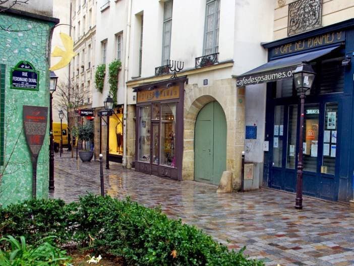 Place Rue des Rosiers