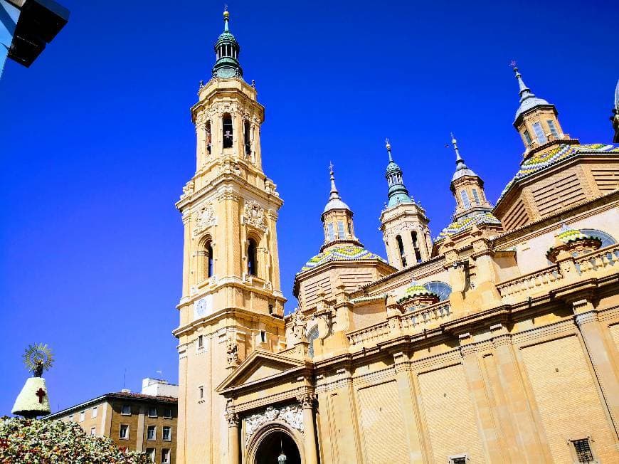 Place Basílica de Nuestra Señora del Pilar